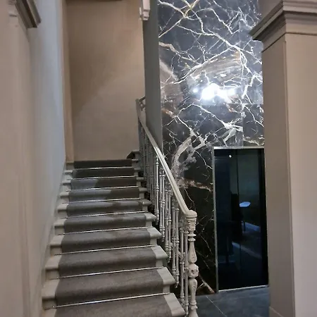 Flom Boutique Hotel