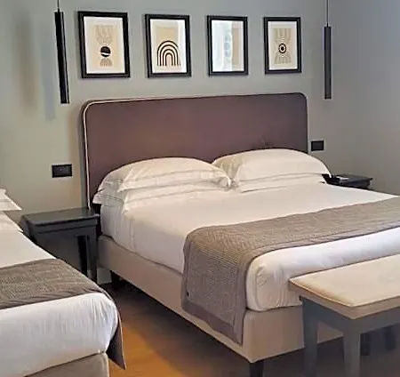 فندق Flom Boutique 4*
