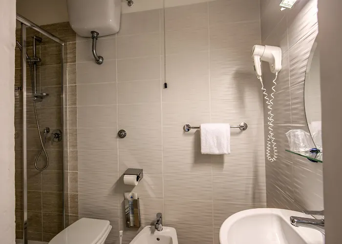 فندق Flom Boutique 4*